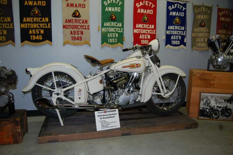 wheelsThruTime0032.JPG - A 1936 Harley Knucklehead.  It's lines are very similar to today's Harleys -- especially the tank & fenders.  It was named Knucklehead because the cylinder heads look like knuckles.
